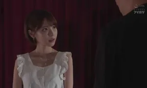 Chỉ cần chạm vào là có thể thôi miên nữ biên tập viên xinh đẹp Chỉ cần chạm vào là có thể thôi miên nữ biên tập viên xinh đẹp