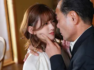 Chị gái bị bắt bán thân trả nợ cho cậu em trai vay nợ bọn xã hội đen Chị gái bị bắt bán thân trả nợ cho cậu em trai vay nợ bọn xã hội đen