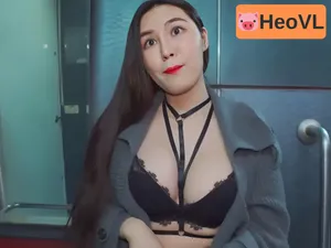 Mua dâm em gái vú bự Mua dâm em gái vú bự