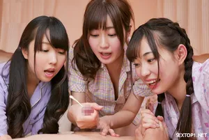 Tiệc ngủ của chị gái và đám bạn Tiệc ngủ của chị gái và đám bạn