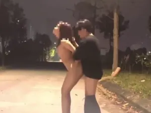 Vã quá địt nhau ở trong công viên Vã quá địt nhau ở trong công viên