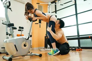 Xin chồng đi tập gym, cô vợ ngoại tình với anh pt Xin chồng đi tập gym, cô vợ ngoại tình với anh pt